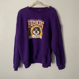 University of Huskies sweatshirt